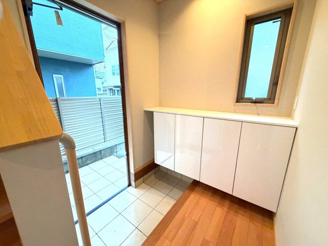 ◆リフォーム済み◆天井高デザイン◆ロフト付き４ＬＤＫ◆床暖房◆宇治市槇島町南落合の玄関|玄関