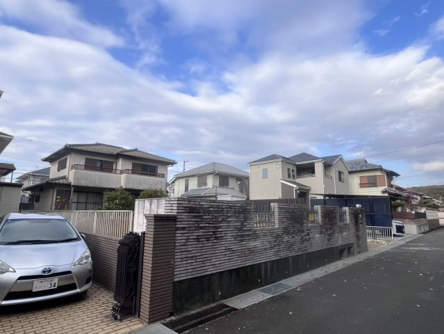 神戸市西区狩場台２丁目全２区画２号地　土地の前面道路含む現地写真|●年中無休：当日予約可●建築条件無しのため、お好きなハウスメーカーにて建築可能です。