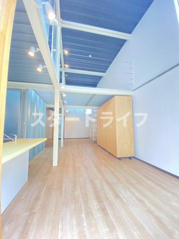 大阪市淀川区西三国１丁目の賃貸マンションの居間・リビング