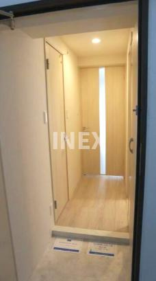 横浜市港北区新横浜３丁目の賃貸マンションの玄関