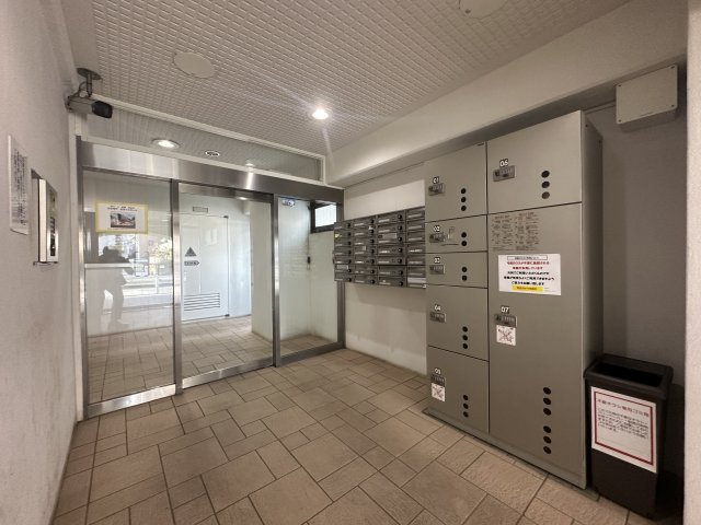 川崎市多摩区菅北浦３丁目の賃貸マンションのロビー