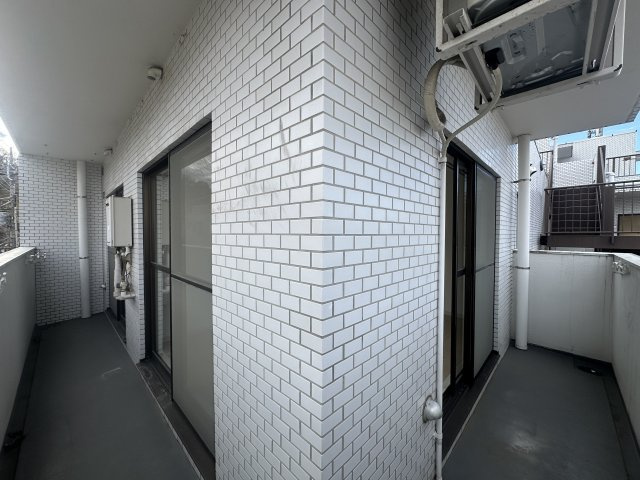 川崎市多摩区菅北浦３丁目の賃貸マンションのバルコニー