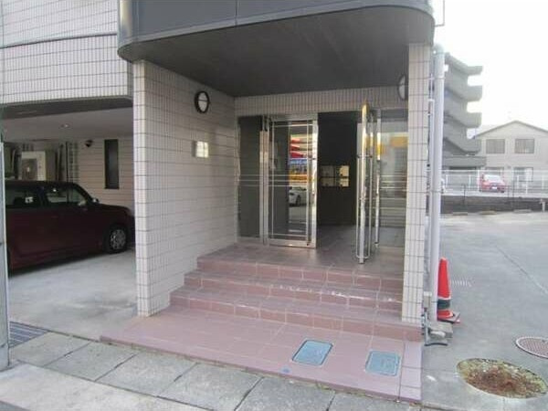 プルミエ瑞穂のエントランス