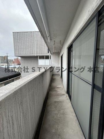 仲介手数料0円！WESTCREEKのバルコニー