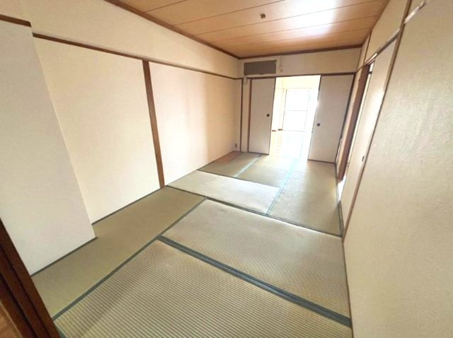 ローズハイツ芦屋の和室|和室は寝室としてもリビングの延長としても活用
