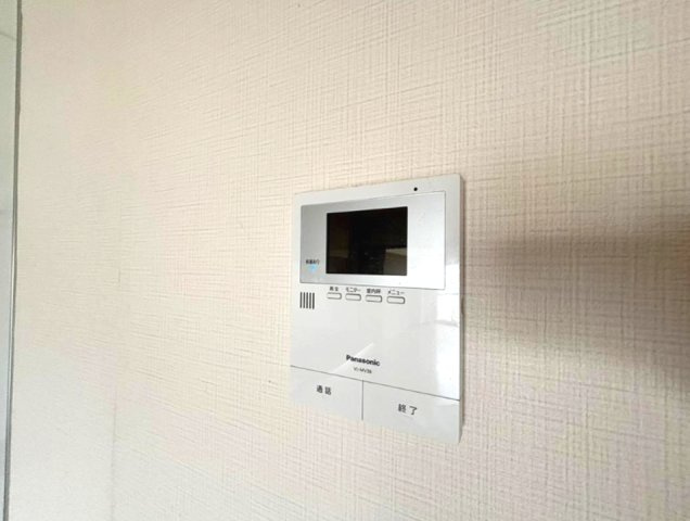 ローズハイツ芦屋の防犯設備|来客者を確認できるＴＶモニタ付インターホン
