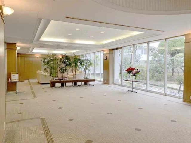 ローズハイツ芦屋のエントランス