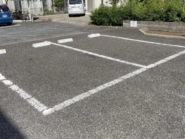 レオパレスはぴしもの駐車場