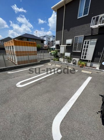 リアーレ丑寅の駐車場