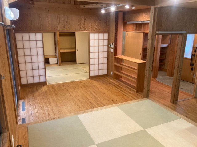 宮の元町の居間・リビング
