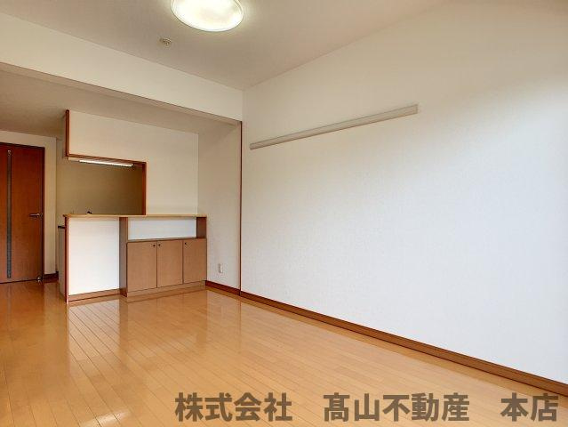 宗像市名残の賃貸マンションの居間・リビング