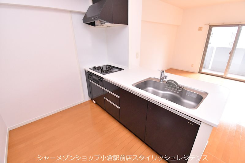 シャトレ大手町N棟のキッチン
