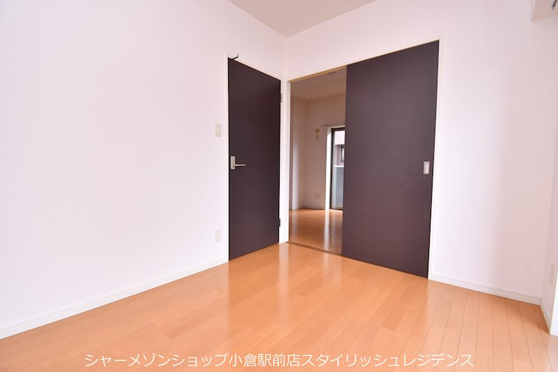 シャトレ大手町N棟の寝室