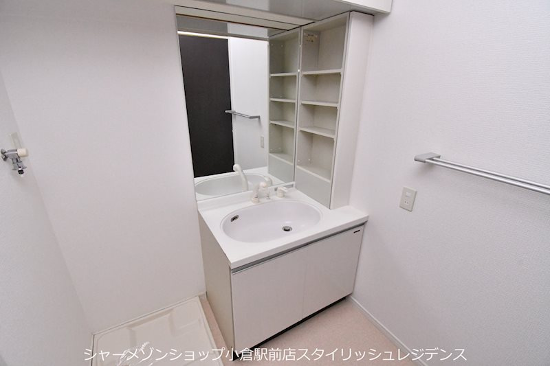 シャトレ大手町N棟の洗面所
