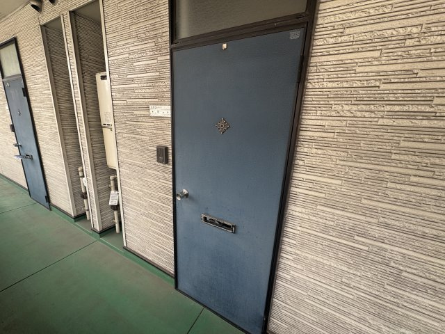 ハイツ大橋の玄関