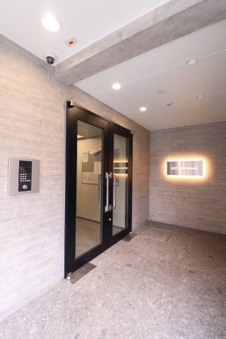 LOC'S SHINYURIGAOKAのエントランス