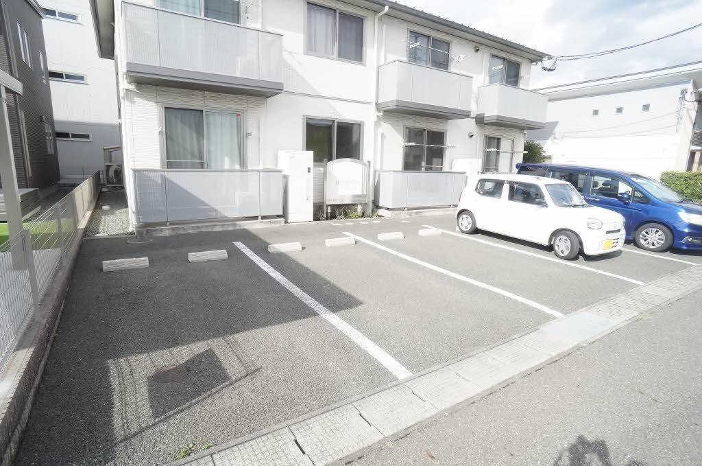 アバンダンティアの駐車場