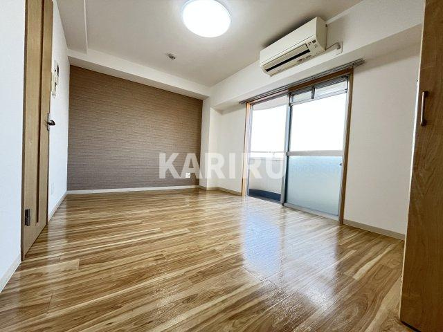 SOFIA IIの居間・リビング|同物件別部屋の写真です。
