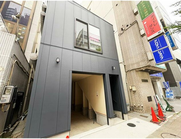 厚木市中町３丁目の店舗の外観