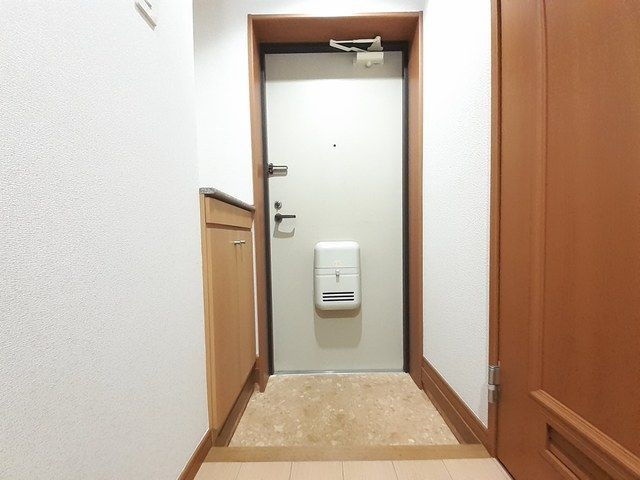 ルネス六本松の玄関