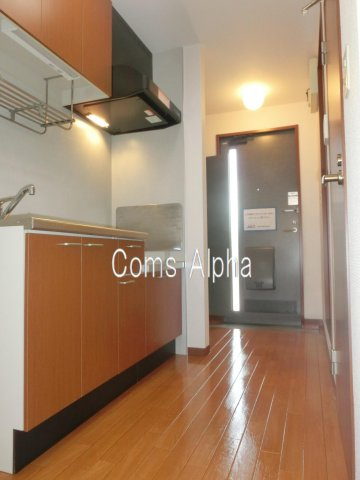 CASA DELSOLのキッチン|CASA DELSOL　キッチン前廊下