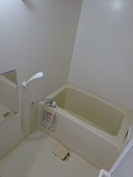 サニーフラット瑞穂の浴室