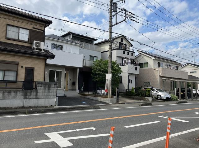 鶴ヶ島市富士見第1　新築戸建の前面道路含む現地写真