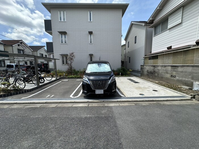 Mellow　Stageの駐車場