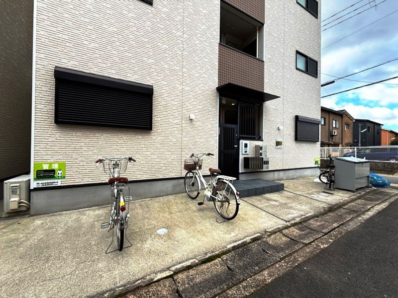 IMA Studios 京都椥辻の駐車場