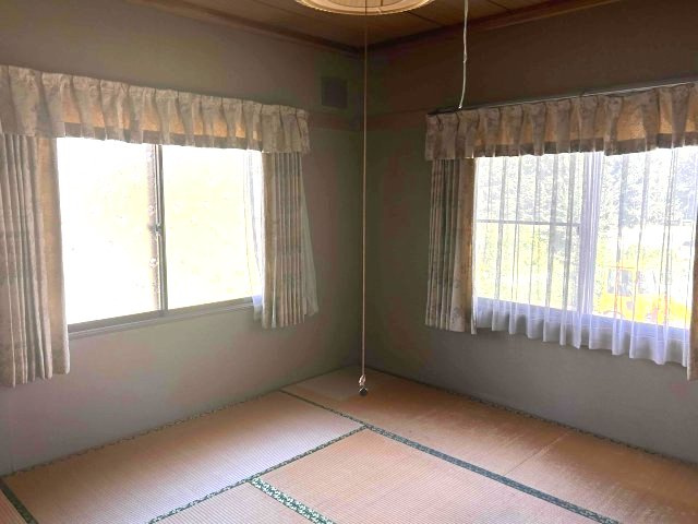 北見市東陵町２８番地５、２８番地１５　中古売家の和室|8帖和室