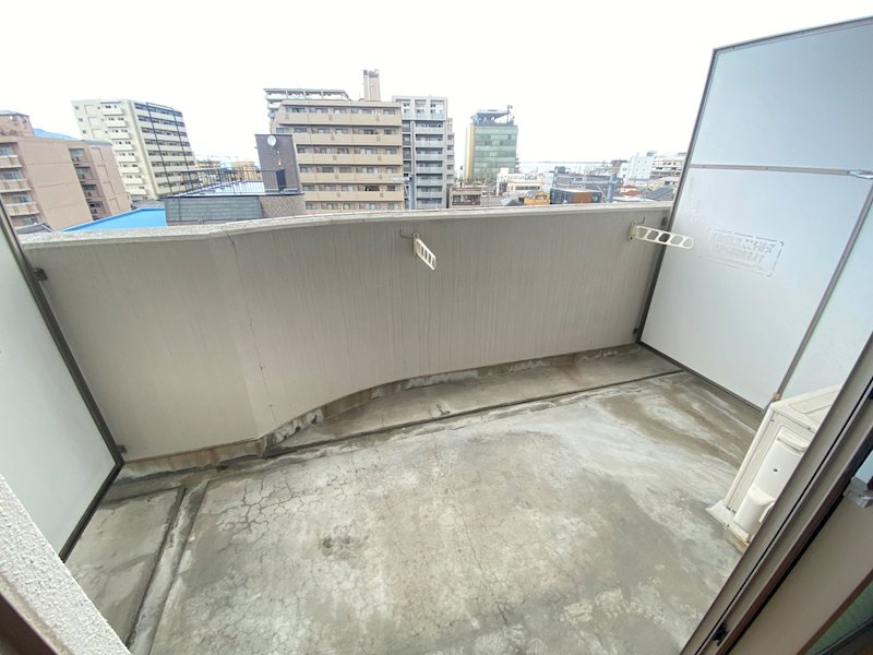 エリーフラッツ京町 のバルコニー