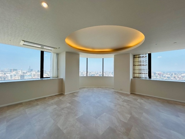 名古屋市千種区千種２丁目の賃貸マンションの居間・リビング