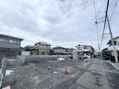 【外観】 | 富士市宮下 6期 新築一戸建て 1号棟 | 現在建築中の外観画像です。ご内覧は同じメーカーの完成物件へご案内いたしますので、いつでもご相談ください！