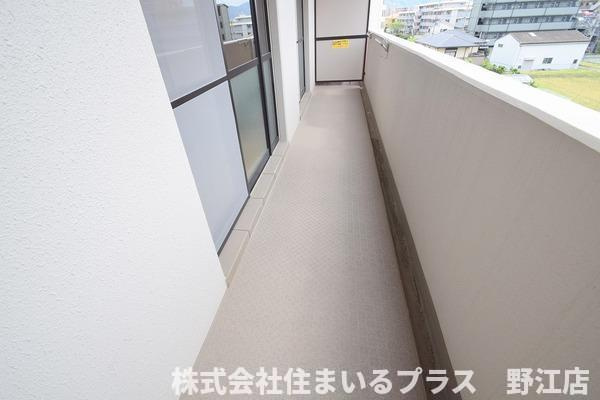 グレースコスギのバルコニー