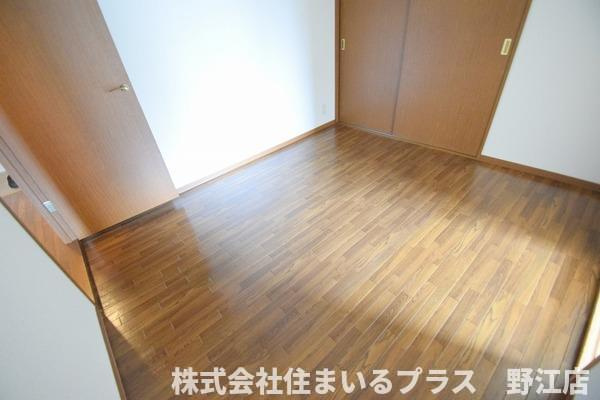 グレースコスギの洋室