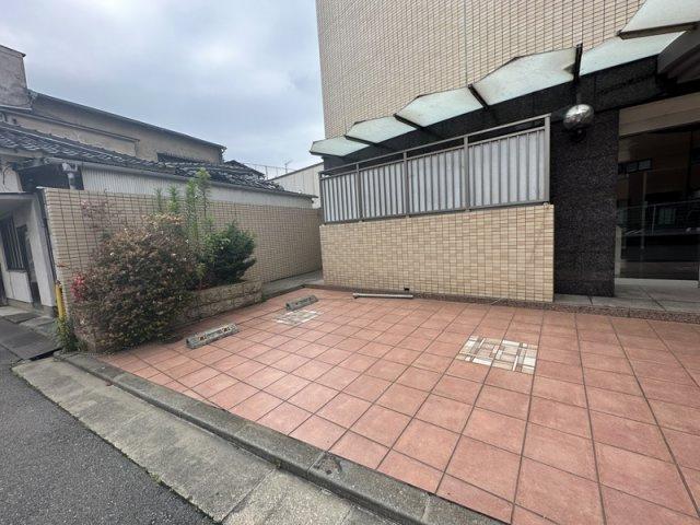 リッチ・キャッスルIの駐車場