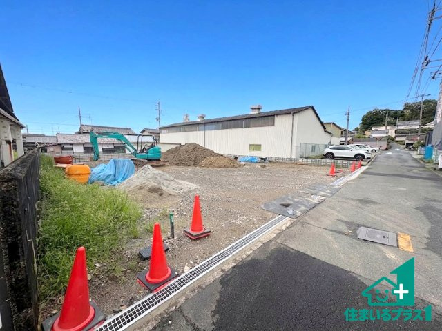 ●24(土)25(日)現地案内可能！桜井市阿部　第5期　新築一戸建ての前面道路含む現地写真|周辺は閑静な住宅街です。前面道路もしっかりと有りますので車の出し入れも安心ですよ！
