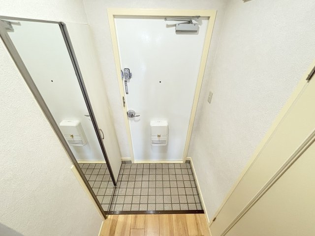 新大阪ファミール東館の玄関