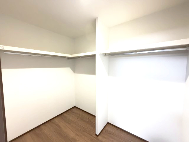 ワイウッドコート前橋市箱田町第9期　2号棟の収納|2階洋室1収納ウォークインクローゼットです