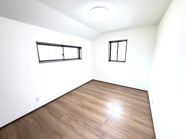 ワイウッドコート前橋市箱田町第9期　2号棟の洋室|2階洋室2です