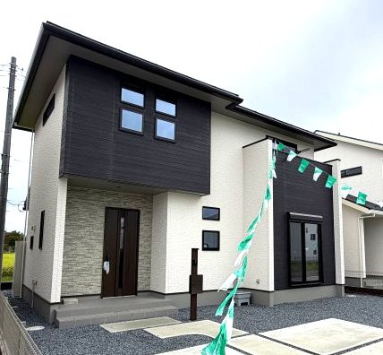 ワイウッドコート前橋市箱田町第9期　2号棟の外観|箱田町に新築住宅が完成しました☆
オシャレなデザインに仕上がっています♪
お客様のご都合に合わせていつでもご見学頂けます♪お気軽にお問い合わせください。