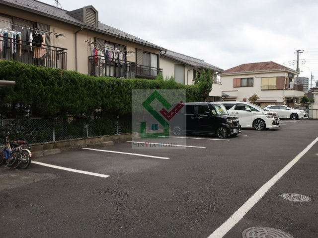 リベラ東久留米の駐車場