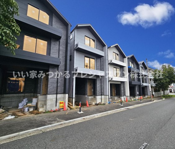 東山田駅徒歩平坦10分◆ハイグレード仕様～光と緑の港北ニュータウンに暮らす邸宅～