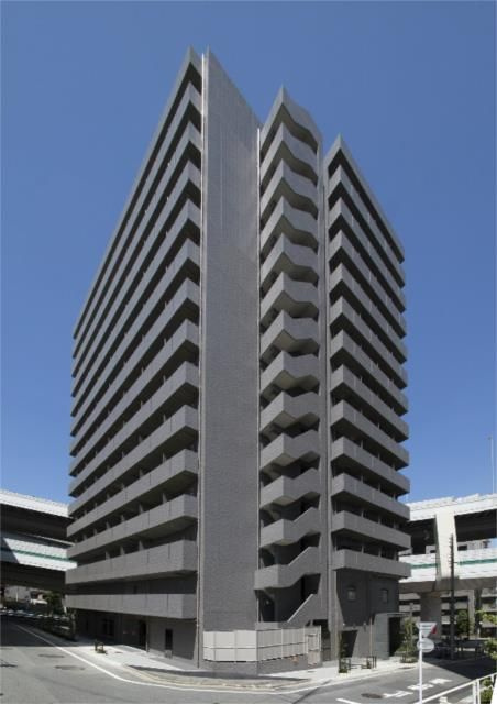 ルーブル板橋区役所前の外観