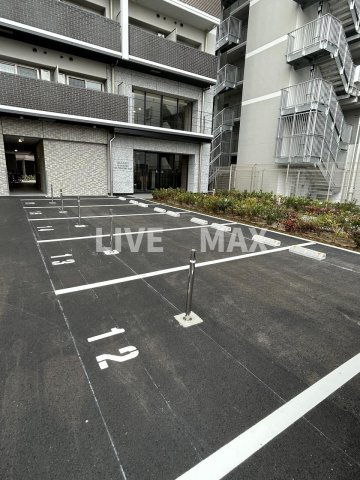 【駐車場】エスリード新大阪ザ・プレミアEAST