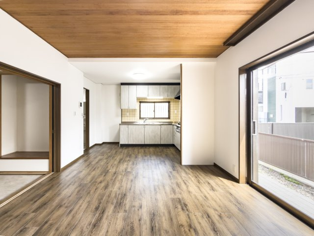 港区名四町戸建の居間・リビング
