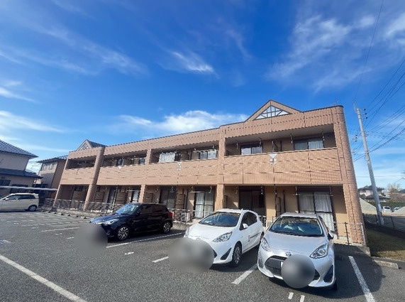 エスティールの駐車場