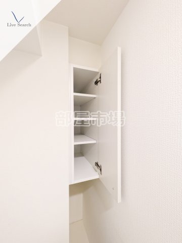 パトゥーロ御徒町チッタのトイレ|トイレ上部棚