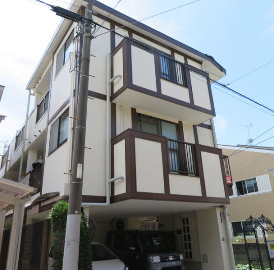 フローラ本山の外観