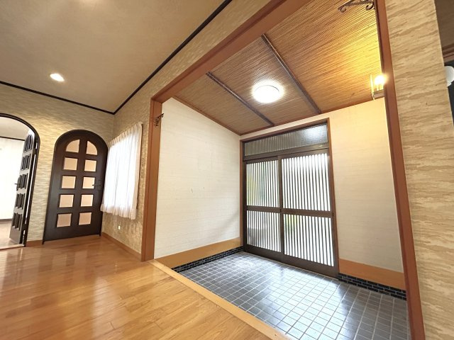 山口市小郡新町一丁目　戸建ての玄関|リフォーム中です。
